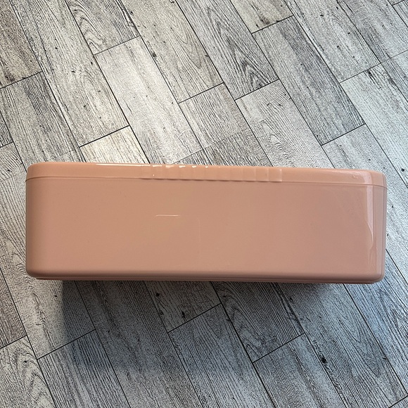New Unique Ice 🧊 Cube Tray for Stanley Cups/ Universal Tumblers (Powdered Pink) - Picture 4 of 6